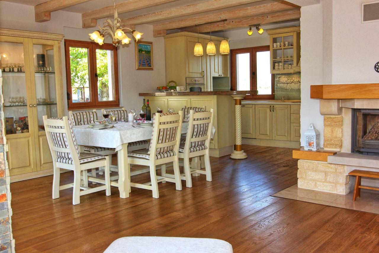 Villa Leko Dream House Cetina Bagian luar foto